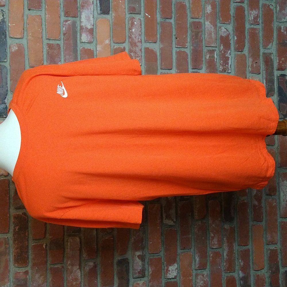 Nike Men’s Sportswear Club Graphic T-shirt Size XL